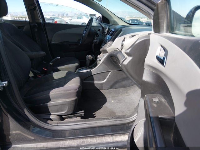 1G1JC5SH2E4106678 Chevrolet Sonic Lt Auto