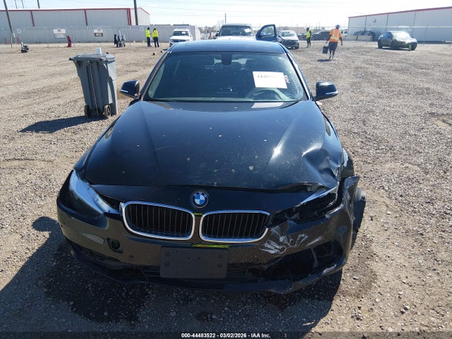 2017 Bmw 320i მანქანა იყიდება აუქციონზე, vin: WBA8E1G31HNU16953, აუქციონის ნომერი: 44483522