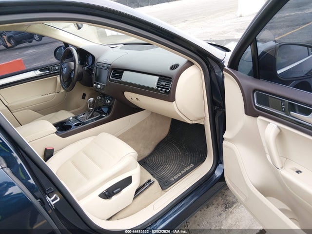2015 VOLKSWAGEN TOUAREG WVGEP9BP0FD001551 Photo 4