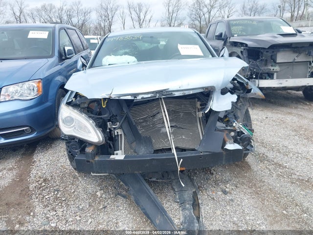 Продажа на аукционе авто 2012 Chrysler 200 Touring, vin: 1C3CCBBB9CN144527, номер лота: 44483539