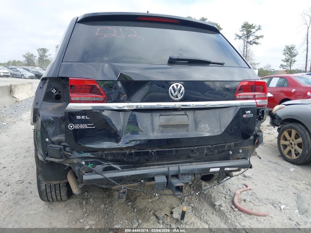 44483574 :رقم المزاد ، 1V2NR2CA8JC560956 vin ، 2018 Volkswagen Atlas 3.6l V6 Sel Premium مزاد بيع