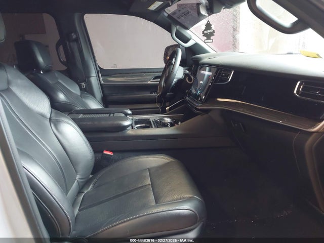 Продажа на аукционе авто 2022 Jeep Wagoneer Series Iii 4x4, vin: 1C4SJVDT5NS140953, номер лота: 44483616