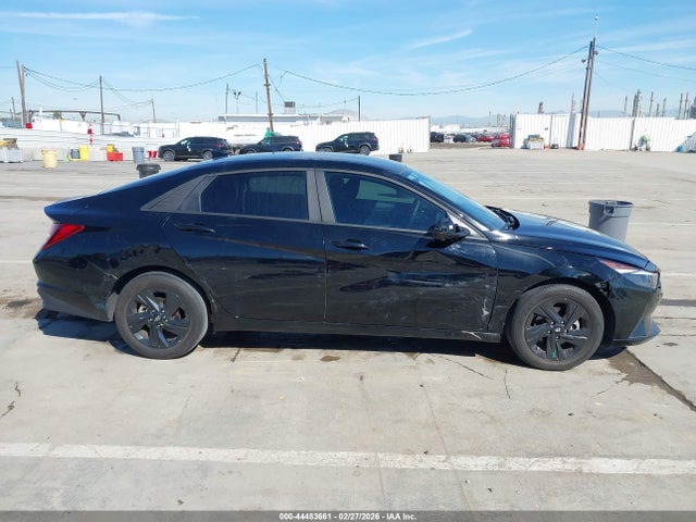 KMHLM4AG3PU548190 Hyundai ELANTRA SEL