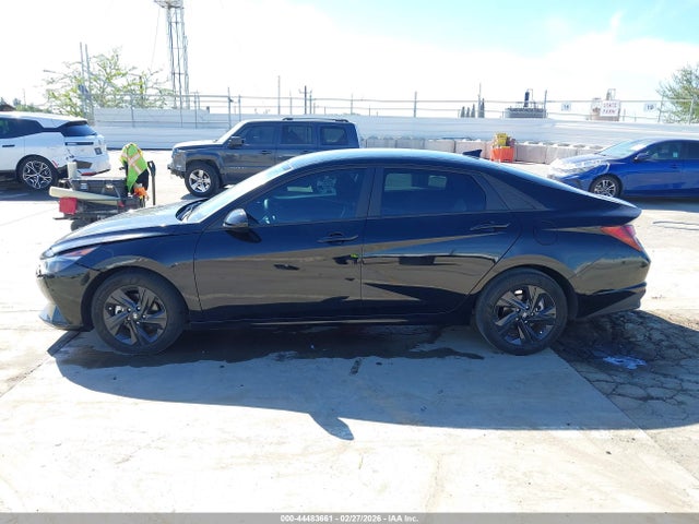 KMHLM4AG3PU548190 Hyundai ELANTRA SEL