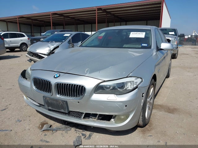 2011 BMW 528I WBAFR1C58BC738446 Photo 1