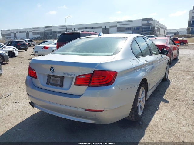 2011 BMW 528I WBAFR1C58BC738446 Photo 3