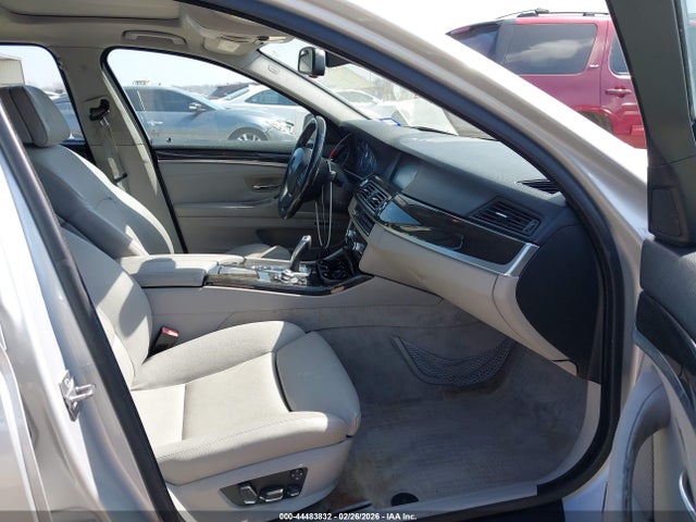 2011 BMW 528I WBAFR1C58BC738446 Photo 4