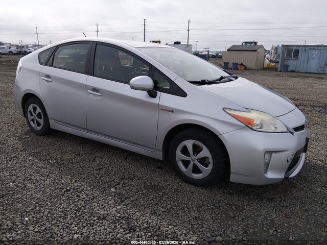 Toyota Prius Two 2014 JTDKN3DUXE1775870 zdjęcie główne