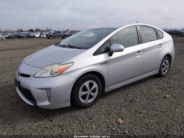 Toyota Prius Two 2014 JTDKN3DUXE1775870 Image 2