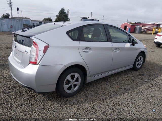 Toyota Prius Two 2014 JTDKN3DUXE1775870 Image 4