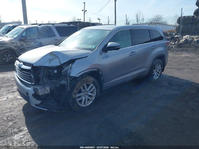 5TDBKRFH9FS140106 Toyota Highlander Le V6