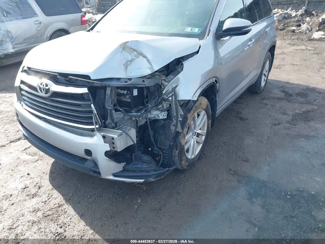 5TDBKRFH9FS140106 Toyota Highlander Le V6