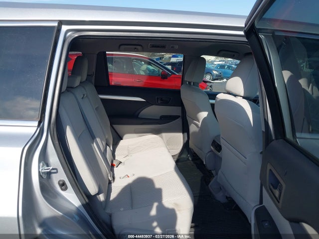 5TDBKRFH9FS140106 Toyota Highlander Le V6