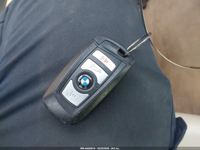 Продаж на аукціоні авто 2015 Bmw 528i, vin: WBA5A5C56FD522198, номер лоту: 44484015