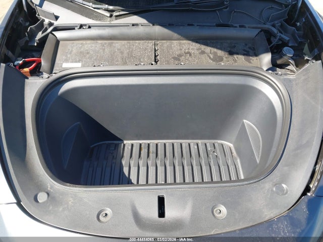 Продажа на аукционе авто 2024 Tesla Model Y Long Range Dual Motor All-wheel Drive, vin: 7SAYGDEE5RF151699, номер лота: 44484065