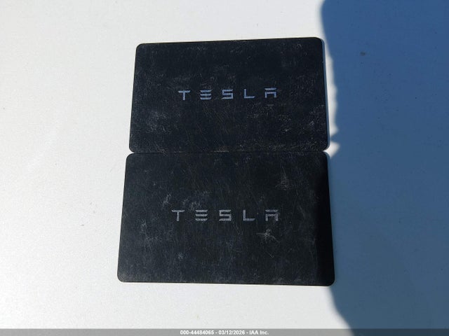 Продажа на аукционе авто 2024 Tesla Model Y Long Range Dual Motor All-wheel Drive, vin: 7SAYGDEE5RF151699, номер лота: 44484065