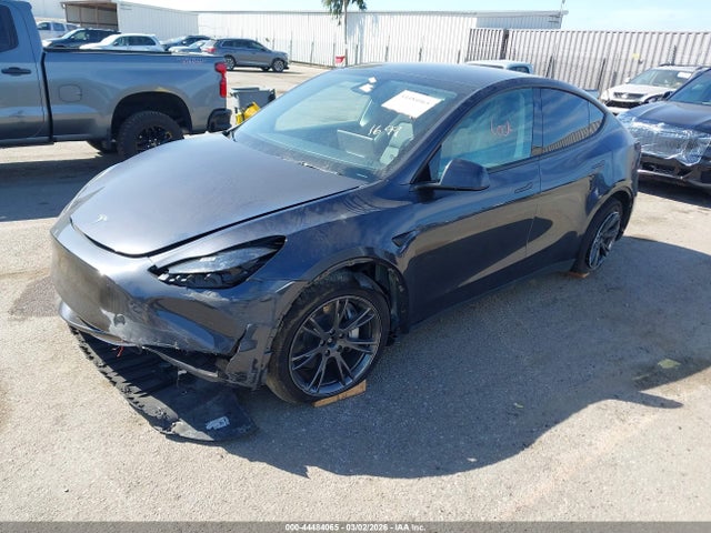 Продажа на аукционе авто 2024 Tesla Model Y Long Range Dual Motor All-wheel Drive, vin: 7SAYGDEE5RF151699, номер лота: 44484065