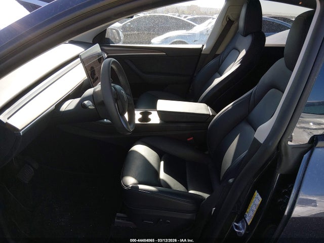 Продажа на аукционе авто 2024 Tesla Model Y Long Range Dual Motor All-wheel Drive, vin: 7SAYGDEE5RF151699, номер лота: 44484065