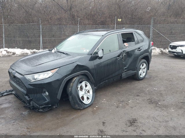 Toyota Rav4 Xle 2019 JTMP1RFV9KD514735 Image 2
