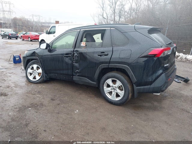 Toyota Rav4 Xle 2019 JTMP1RFV9KD514735 Image 3
