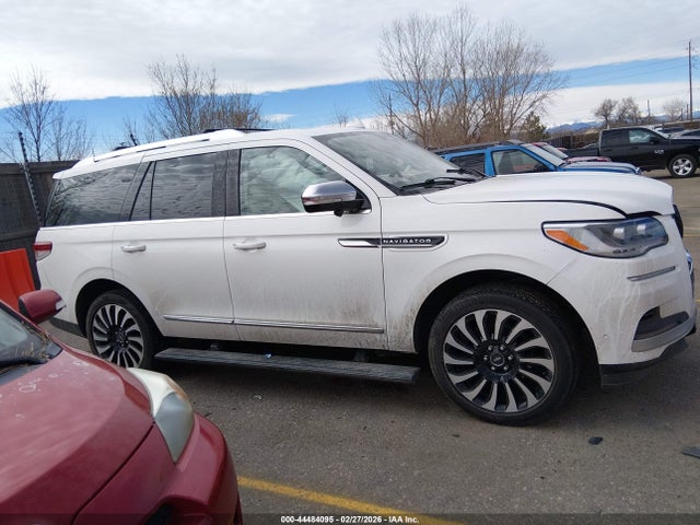 5LMJJ2TT5NEL07914 Lincoln Navigator Black Label