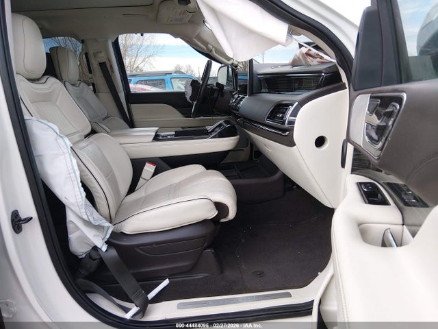 5LMJJ2TT5NEL07914 Lincoln Navigator Black Label