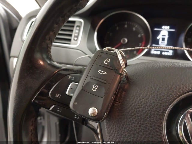 Продажа на аукционе авто 2017 Volkswagen Jetta 1.4t Se, vin: 3VWDB7AJ2HM339084, номер лота: 44484102