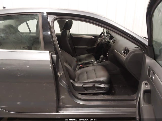 Продажа на аукционе авто 2017 Volkswagen Jetta 1.4t Se, vin: 3VWDB7AJ2HM339084, номер лота: 44484102