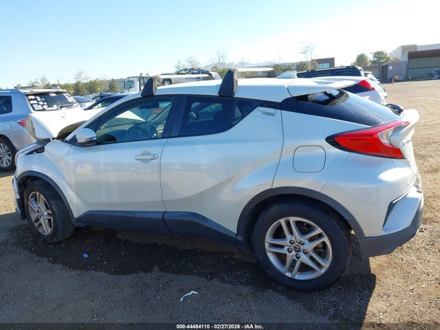 Toyota C-HR LE 2021 JTNKHMBX7M1121302 Image 14