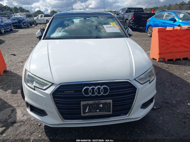 44484136 :رقم المزاد ، WAUB8GFF8J1021211 vin ، 2018 Audi A3 2.0t Premium/2.0t Tech Premium مزاد بيع