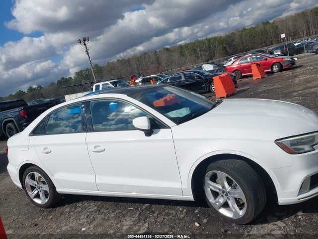 44484136 :رقم المزاد ، WAUB8GFF8J1021211 vin ، 2018 Audi A3 2.0t Premium/2.0t Tech Premium مزاد بيع