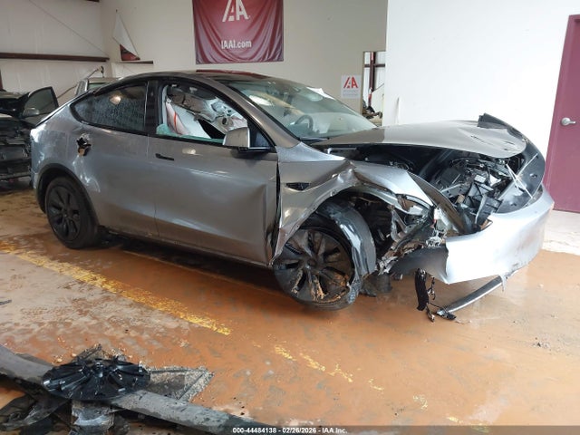 2025 TESLA MODEL Y 7SAYGDED6SA363697