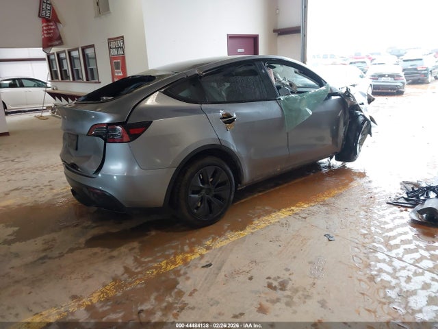 2025 TESLA MODEL Y 7SAYGDED6SA363697 Photo 3