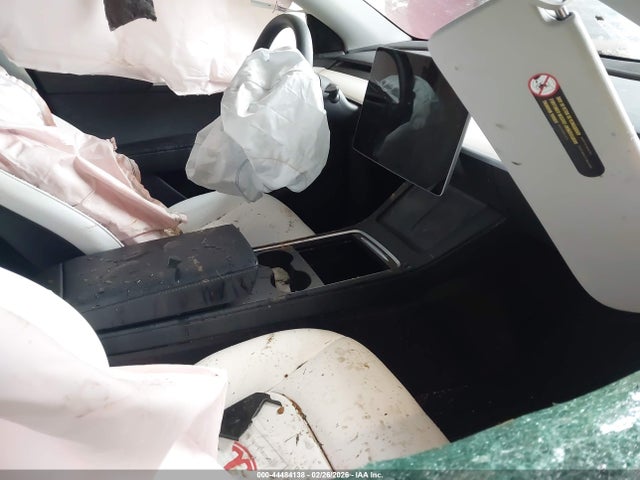 2025 TESLA MODEL Y 7SAYGDED6SA363697 Photo 4