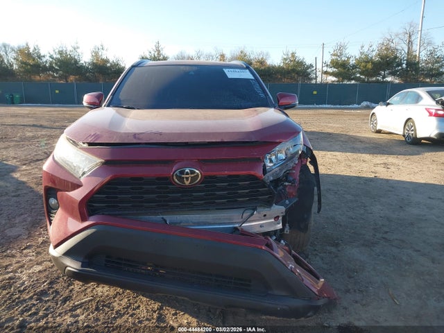 2021 Toyota Rav4 Xle Premium მანქანა იყიდება აუქციონზე, vin: 2T3A1RFV4MW241778, აუქციონის ნომერი: 44484200