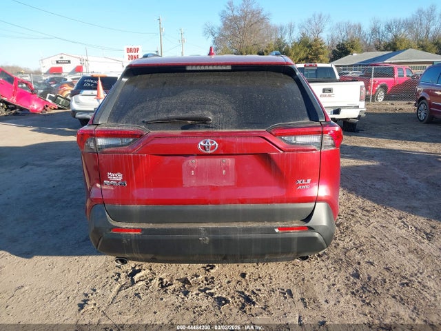 2021 Toyota Rav4 Xle Premium მანქანა იყიდება აუქციონზე, vin: 2T3A1RFV4MW241778, აუქციონის ნომერი: 44484200