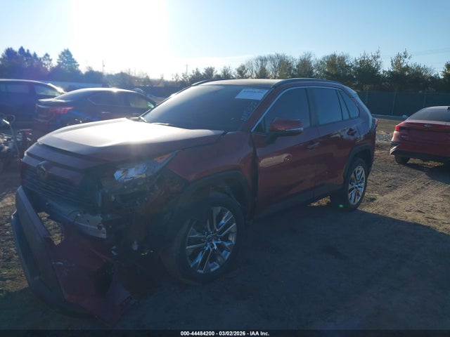 2021 Toyota Rav4 Xle Premium მანქანა იყიდება აუქციონზე, vin: 2T3A1RFV4MW241778, აუქციონის ნომერი: 44484200