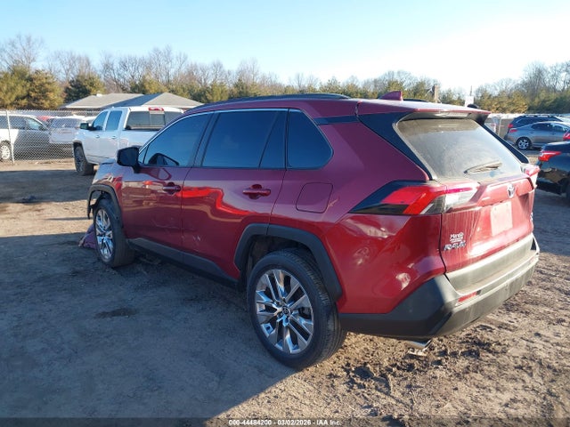 2021 Toyota Rav4 Xle Premium მანქანა იყიდება აუქციონზე, vin: 2T3A1RFV4MW241778, აუქციონის ნომერი: 44484200
