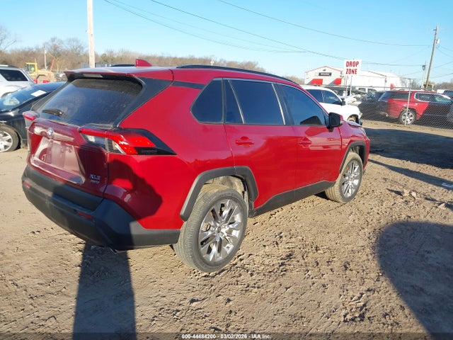 2021 Toyota Rav4 Xle Premium მანქანა იყიდება აუქციონზე, vin: 2T3A1RFV4MW241778, აუქციონის ნომერი: 44484200