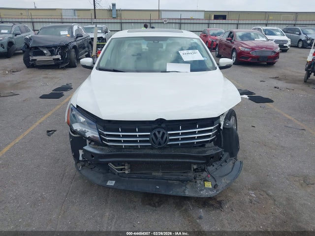 2014 Volkswagen Passat 1.8t Sel Premium მანქანა იყიდება აუქციონზე, vin: 1VWCS7A36EC020474, აუქციონის ნომერი: 44484307