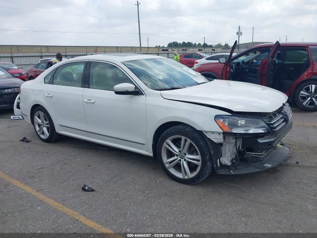 2014 Volkswagen Passat 1.8t Sel Premium მანქანა იყიდება აუქციონზე, vin: 1VWCS7A36EC020474, აუქციონის ნომერი: 44484307