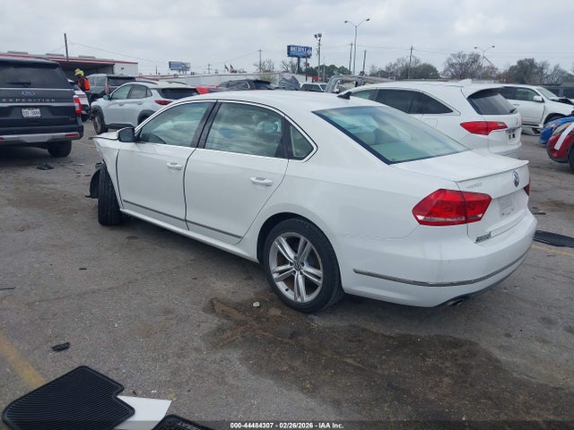 2014 Volkswagen Passat 1.8t Sel Premium მანქანა იყიდება აუქციონზე, vin: 1VWCS7A36EC020474, აუქციონის ნომერი: 44484307