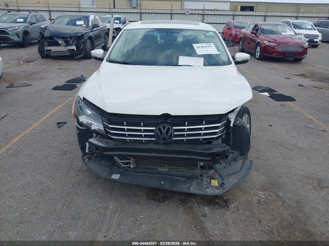 2014 Volkswagen Passat 1.8t Sel Premium მანქანა იყიდება აუქციონზე, vin: 1VWCS7A36EC020474, აუქციონის ნომერი: 44484307