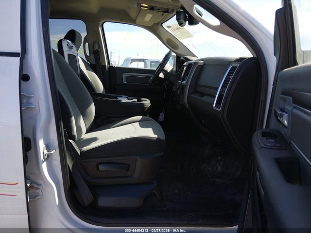 44484313 :رقم المزاد ، 3C6RR7LG1NG330772 vin ، 2022 Ram 1500 Classic Slt  4x4 5'7 Box مزاد بيع