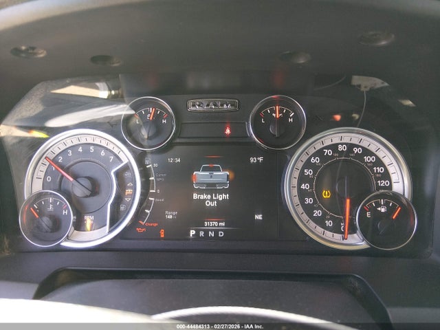 44484313 :رقم المزاد ، 3C6RR7LG1NG330772 vin ، 2022 Ram 1500 Classic Slt  4x4 5'7 Box مزاد بيع