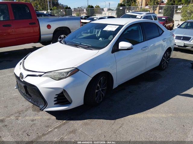 Toyota COROLLA SE 2017 5YFBURHE2HP662634 Image 2