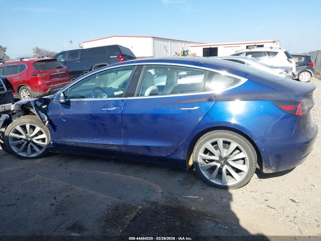 Продажа на аукционе авто 2018 Tesla Model 3 Long Range/performance, vin: 5YJ3E1EB7JF147773, номер лота: 44484320