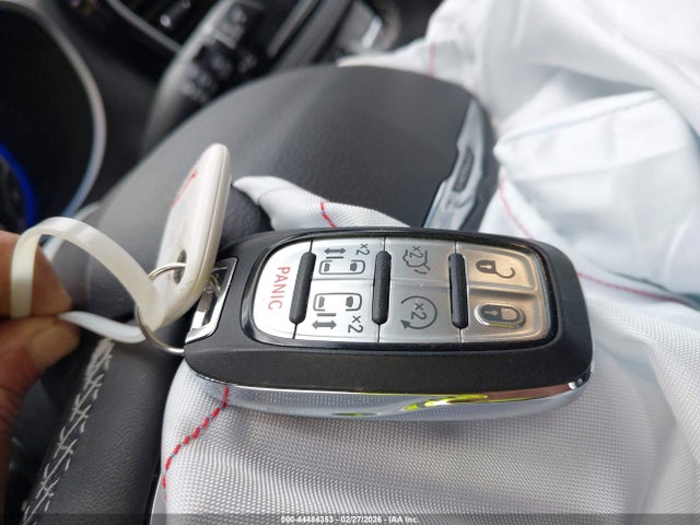 44484353 :رقم المزاد ، 2C4RC1BG8RR202795 vin ، 2024 Chrysler Pacifica Touring L مزاد بيع