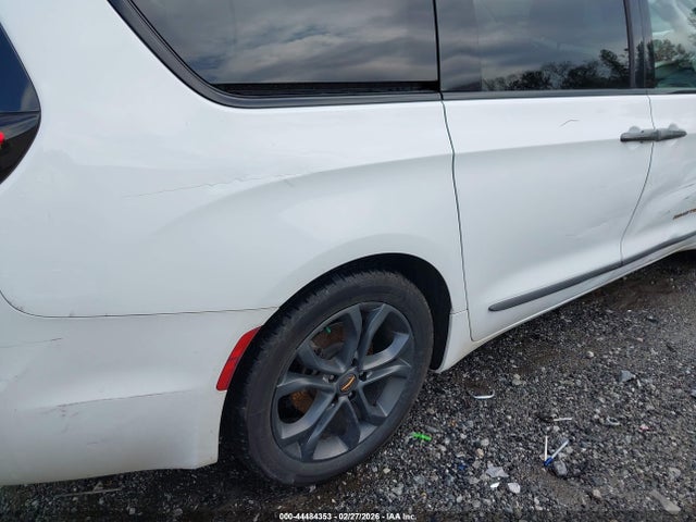 44484353 :رقم المزاد ، 2C4RC1BG8RR202795 vin ، 2024 Chrysler Pacifica Touring L مزاد بيع