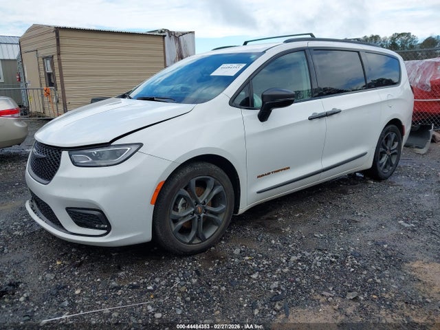 44484353 :رقم المزاد ، 2C4RC1BG8RR202795 vin ، 2024 Chrysler Pacifica Touring L مزاد بيع